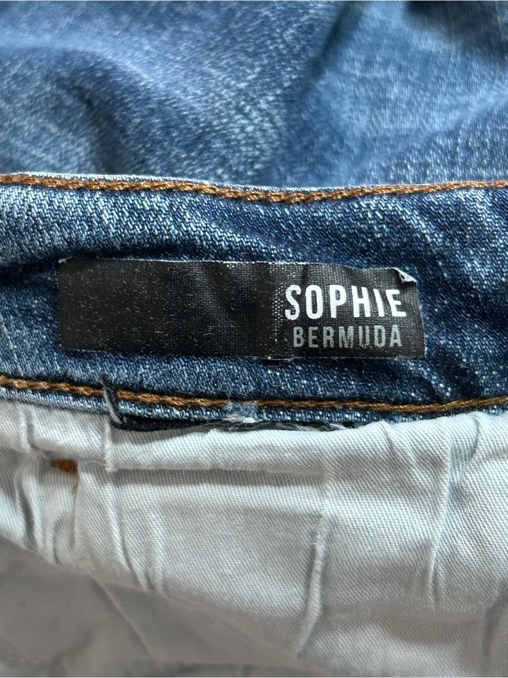 KUT from the Kloth L11012 Womens Comrade Sophie Bermuda Jean Shorts Size 16 EUC - Picture 4 of 4